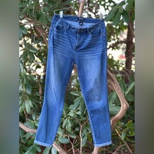 d. jeans Women's Classic Straight Leg Denim- stretch